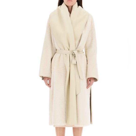 MM reversible shearling coat. - Picture 4 of 15